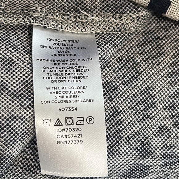 Ann Taylor, Tan & Black Animal Print, Mock Turtleneck, 3/4 Sleeve Top, Medium - Picture 6 of 8